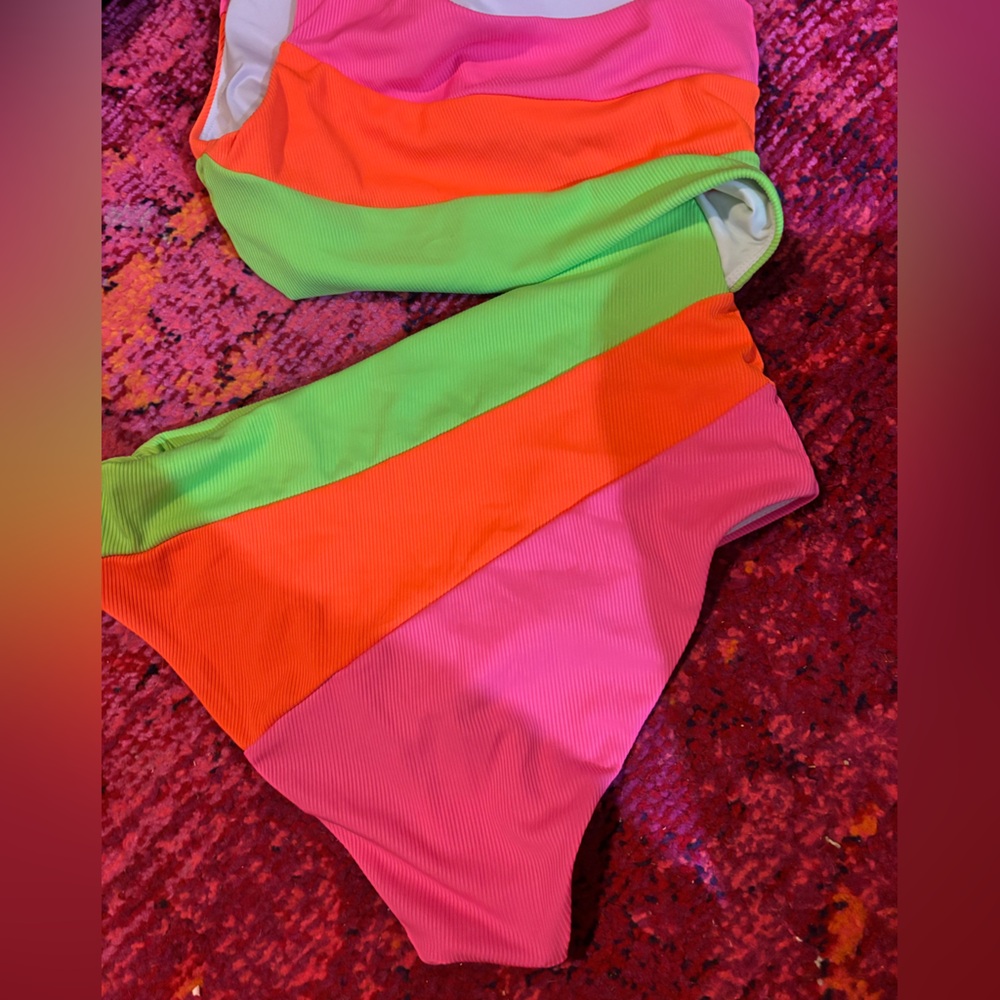 Colorful One-Shoulder Swimsuit - Picture 6 of 6